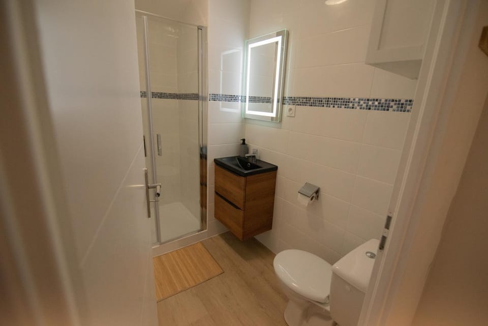 Tout confort ! Centre-ville, Climatisation, Parking, Wifi, Calme, TV Apartment in Carcassonne