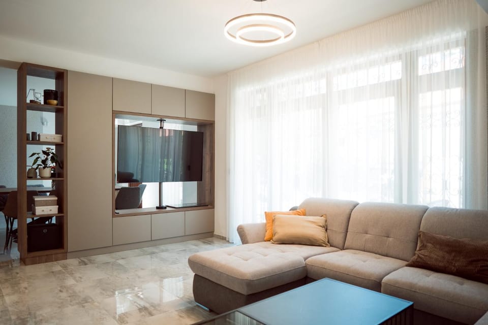 Communal lounge/ TV room, TV and multimedia, Living room, Seating area