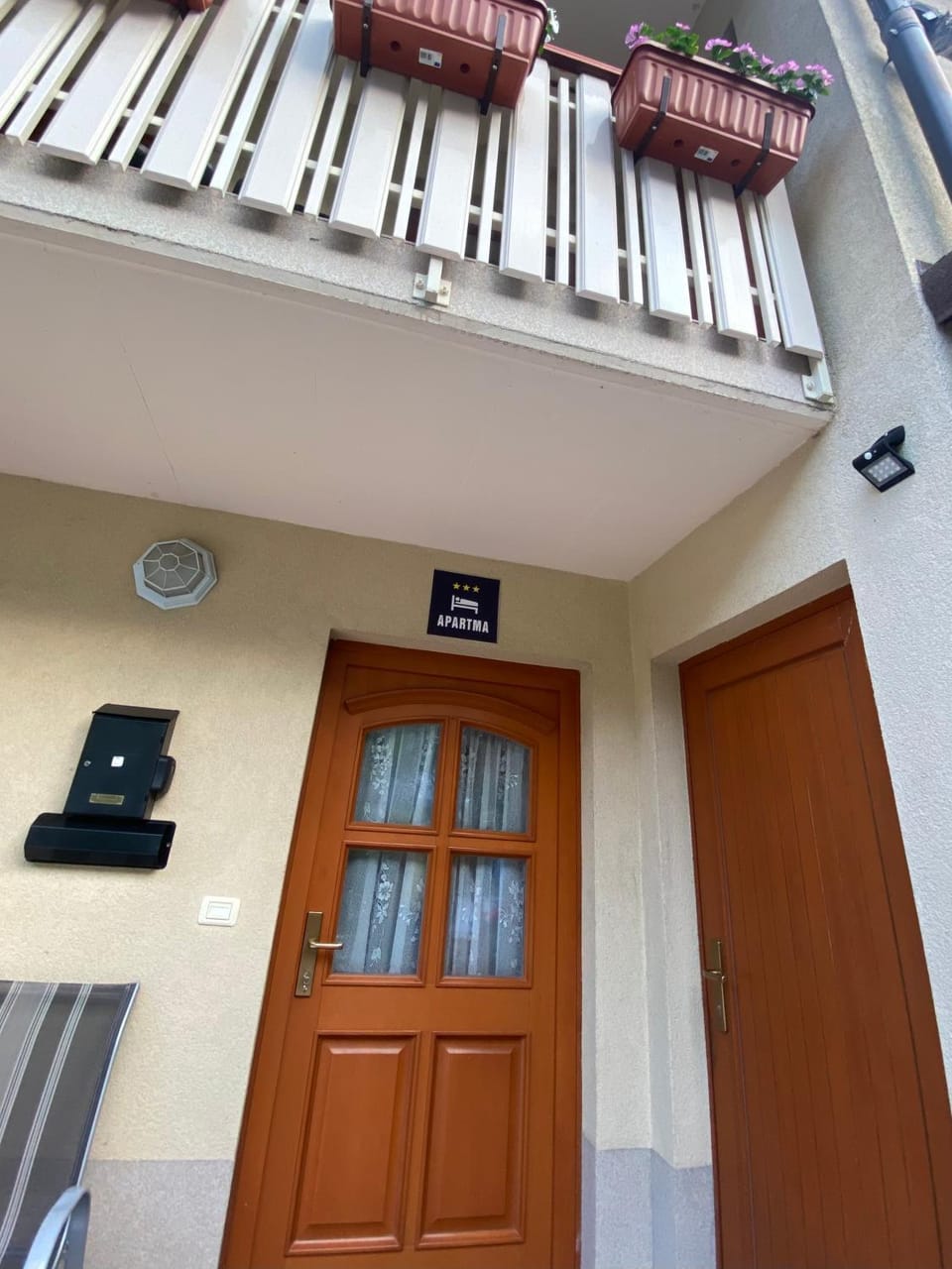 Facade/entrance