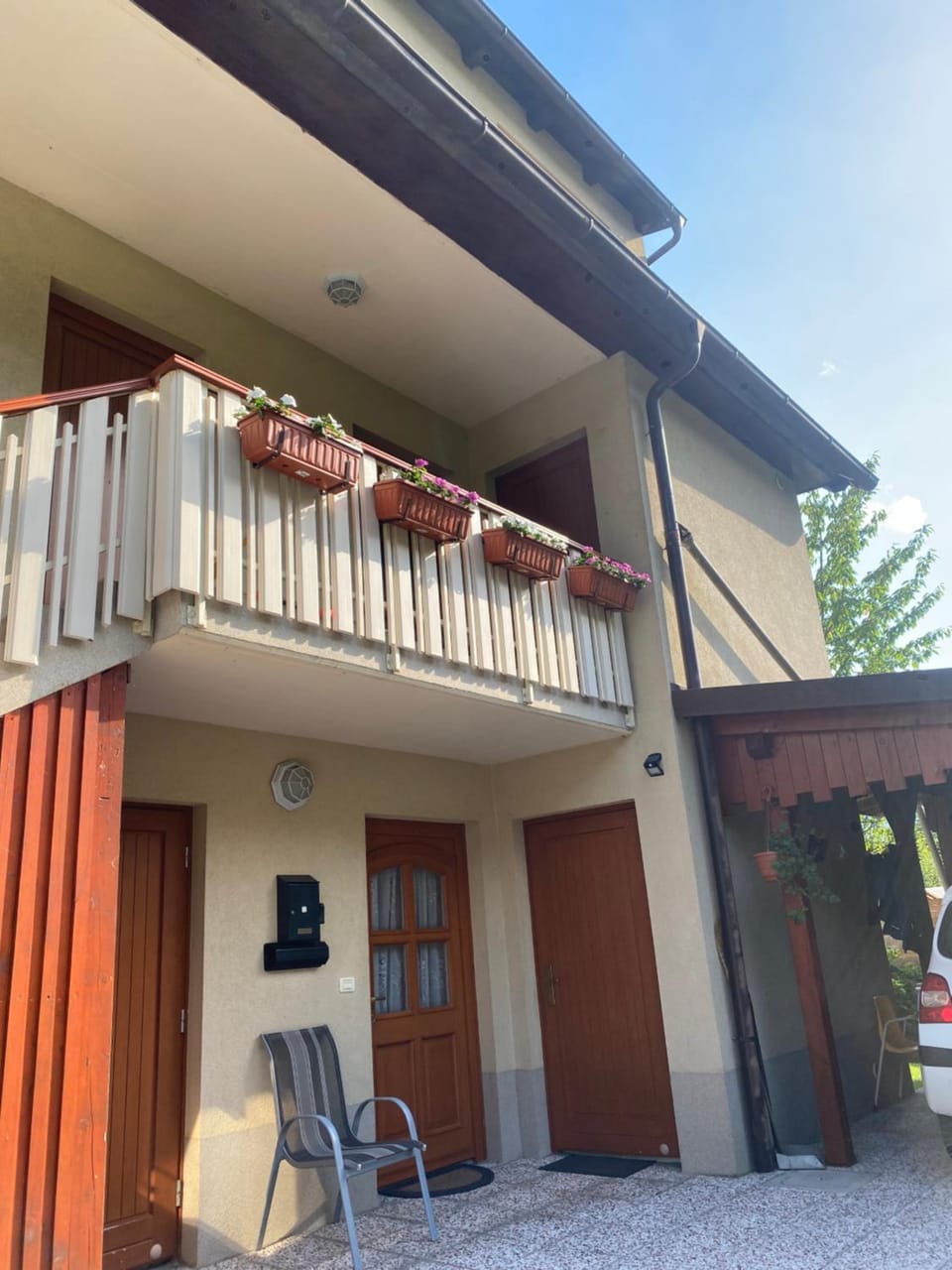Facade/entrance