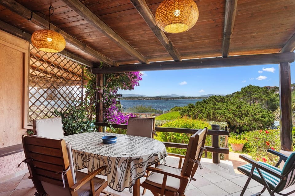 Patio, Balcony/Terrace, Living room, Dining area, Sea view