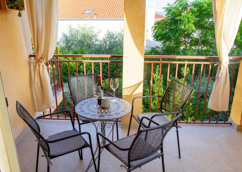 Balcony/Terrace, Balcony/Terrace, Seating area, Garden view