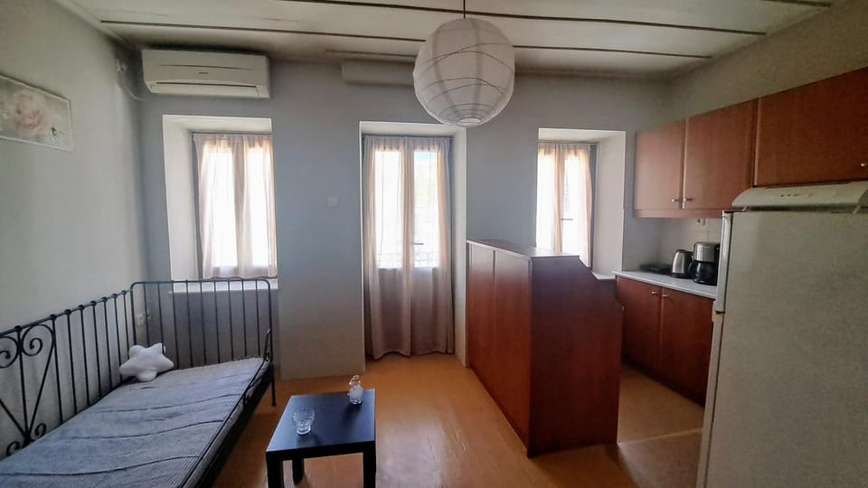 Hypes Apartment in Decentralized Administration of the Aegean