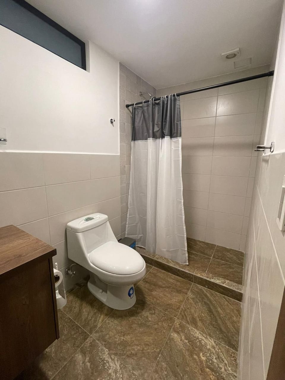 Shower, Toilet, Bathroom, towels