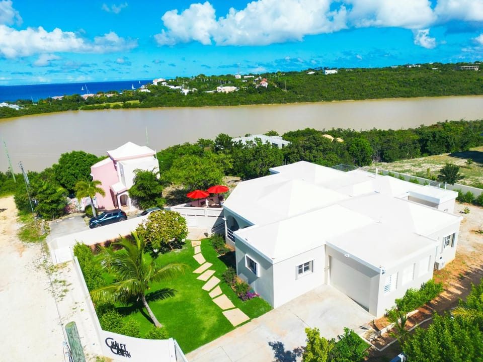 Property building, Bird's eye view, Garden