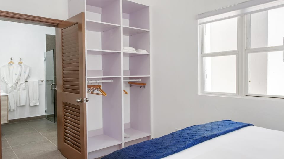 Bedroom, wardrobe