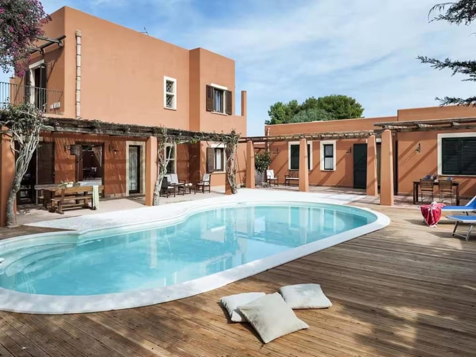 Day, Pool view, Swimming pool, sunbed