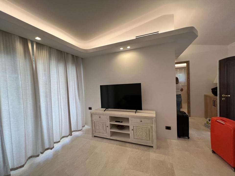 Communal lounge/ TV room, TV and multimedia, Evening entertainment