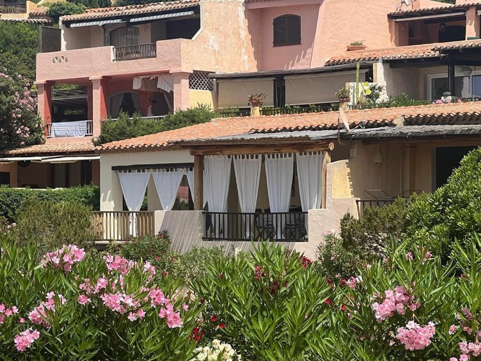 Property building, Balcony/Terrace