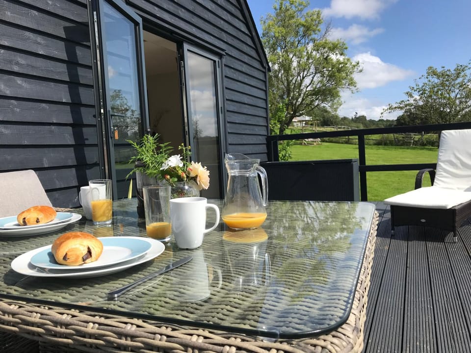 View (from property/room), Balcony/Terrace, Seating area, Garden view