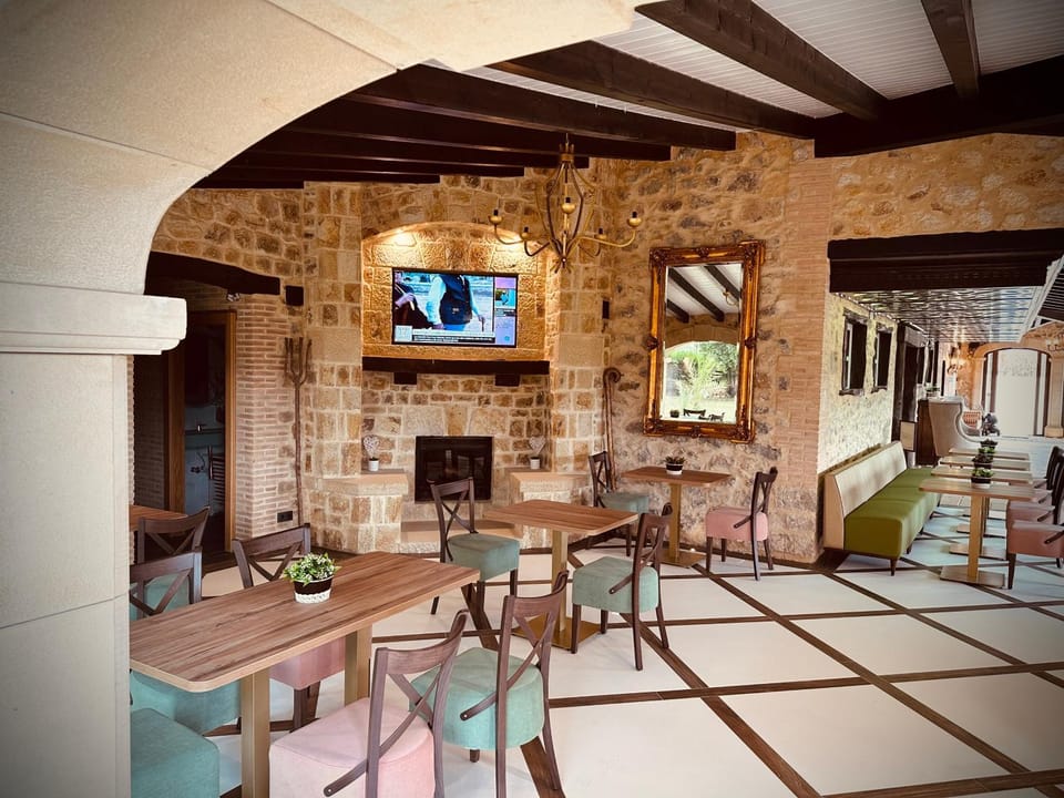 Communal lounge/ TV room, fireplace, Internal: Not applicable to any particular room