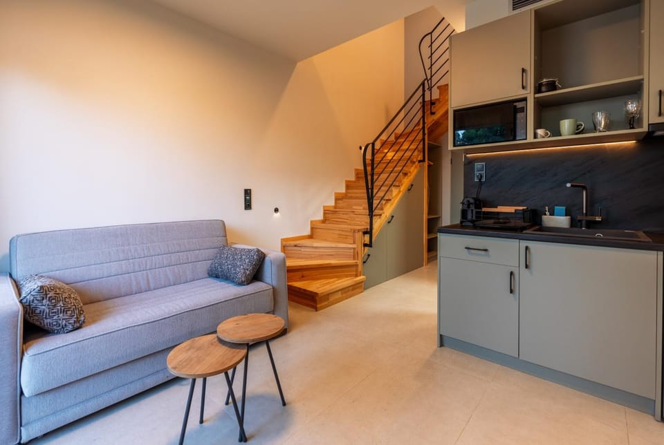 Kitchen or kitchenette, Living room