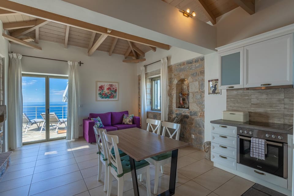IRIS, Luxury Stone Villa in Stoupa with Private Infinity Pool, BBQ and Amazing Sea View Villa in Messenia