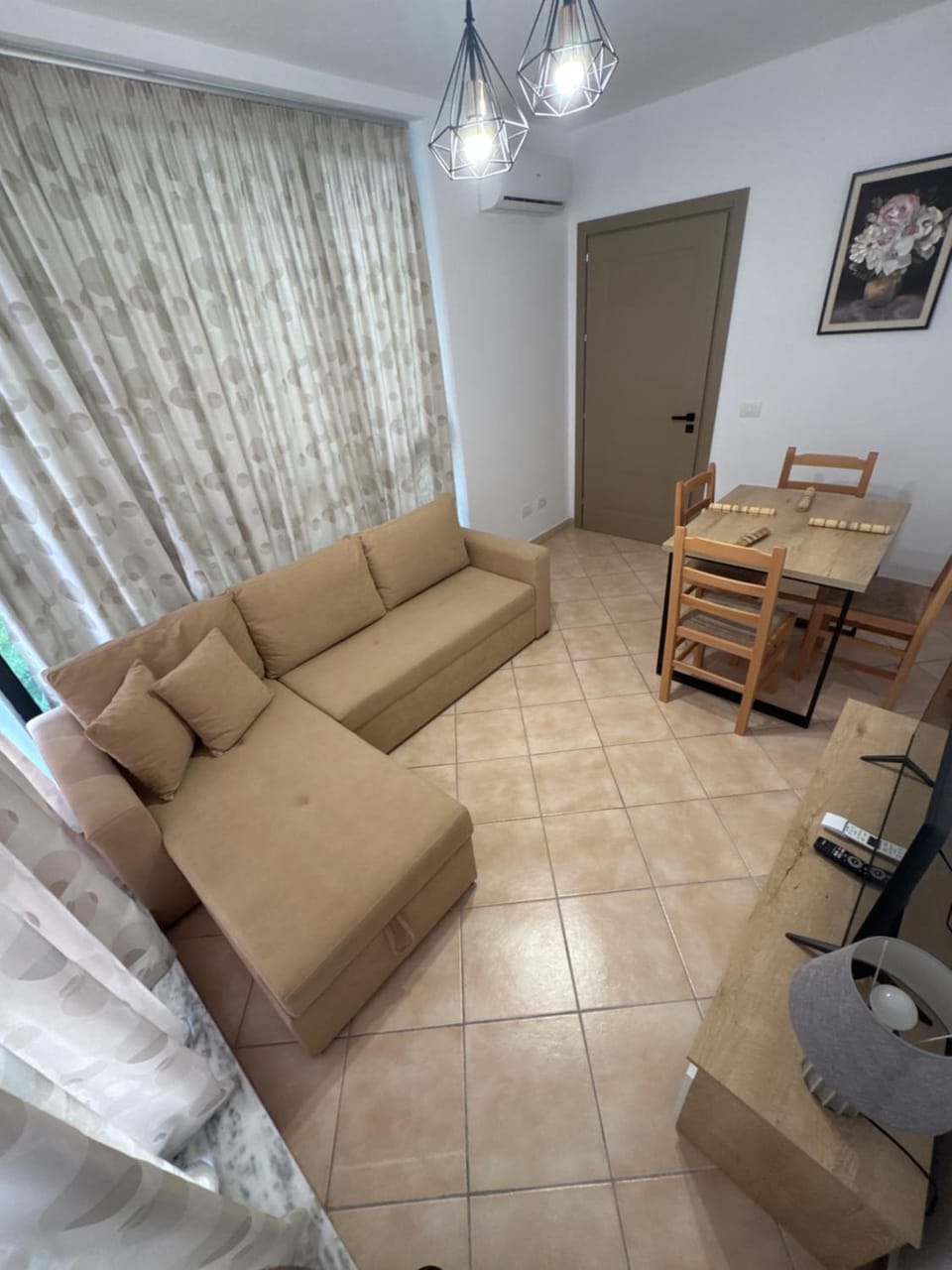 Modern Stay near Currila Beach & Amphitheatre - Durres Apartment in Tirana County, Albania