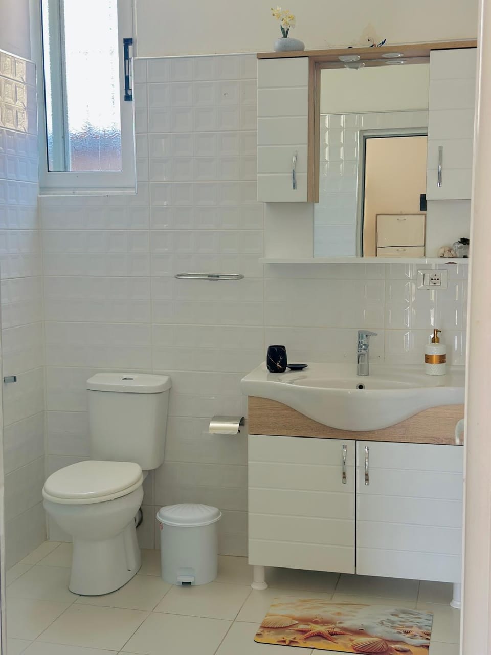 Villa Dora Vlore - Spacious Villa 3 Bedrooms 3 Baths, Private Parking, Beach 10 min Vacation rental in Vlorë