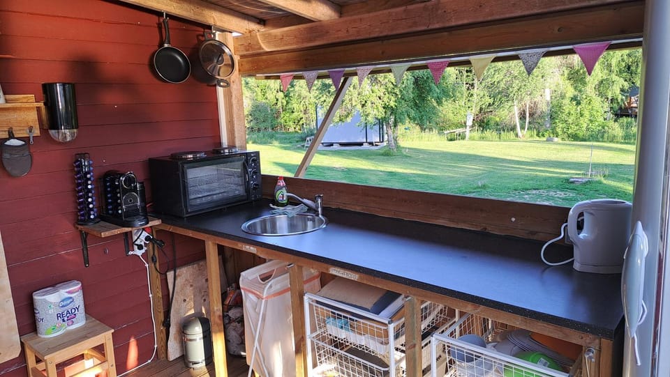 Kitchen or kitchenette