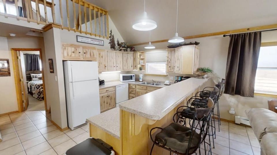 Day, Kitchen or kitchenette, Living room, Bedroom, dishwasher, furniture, microwave, kitchen