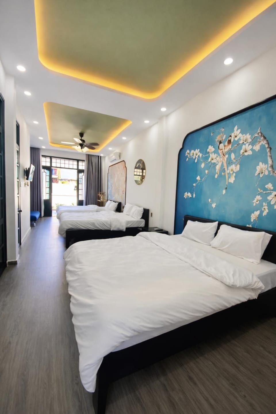 Photo of the whole room, Bedroom