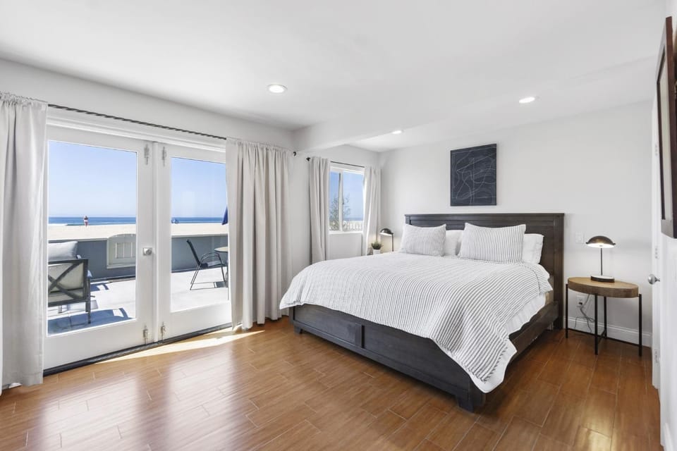 3600 W Oceanfront House in Balboa Peninsula