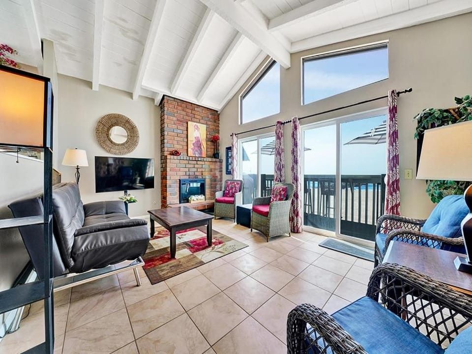 3607 Seashore Dr B House in Balboa Peninsula