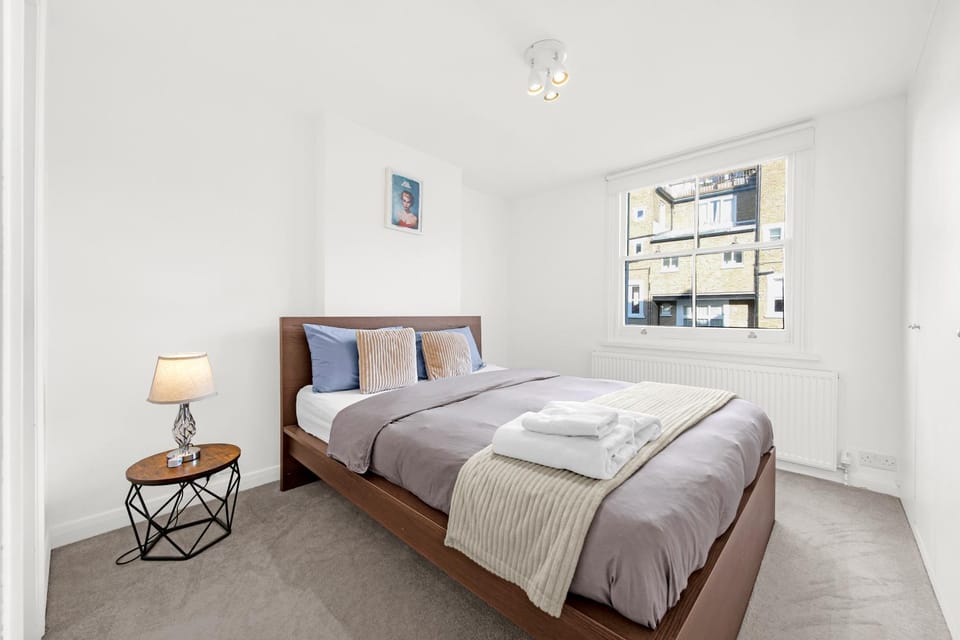 Kensington 2Bed 2Bath Breakfast Apartment in City of Westminster