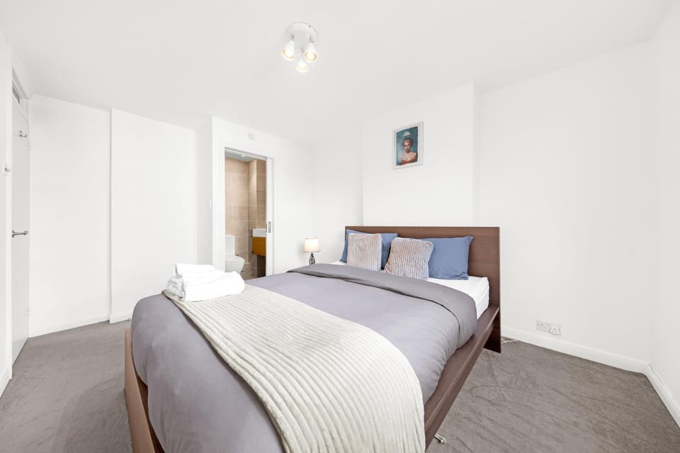 Kensington 2Bed 2Bath Breakfast Apartment in City of Westminster