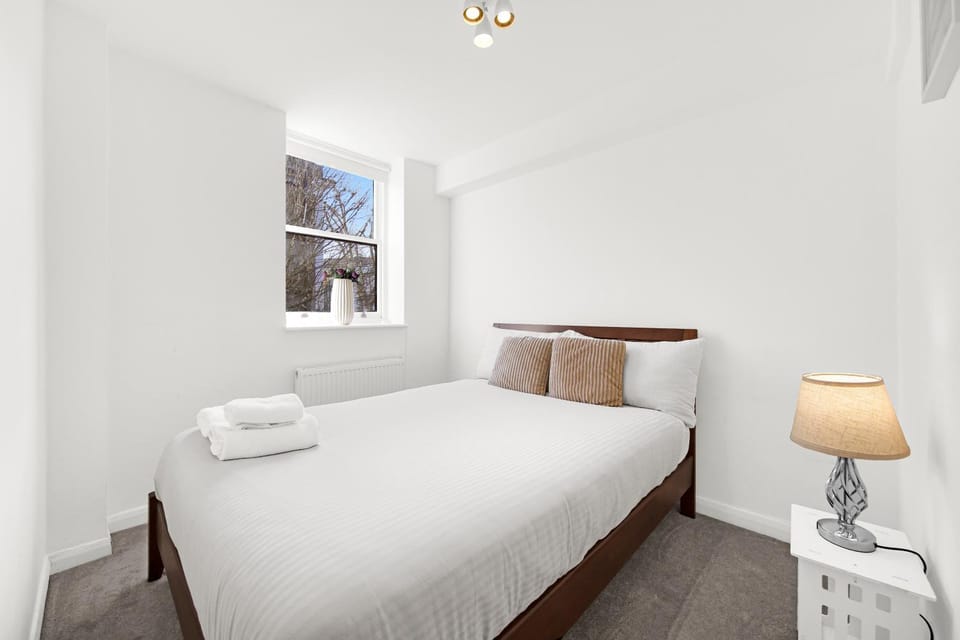 Kensington 2Bed 2Bath Breakfast Apartment in City of Westminster