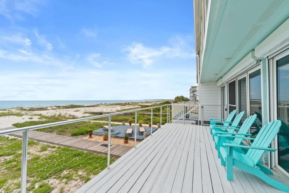 Property building, View (from property/room), Balcony/Terrace, Beach, Sea view