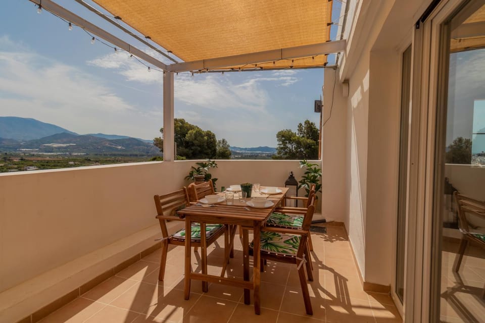Natural landscape, View (from property/room), Balcony/Terrace, Dining area