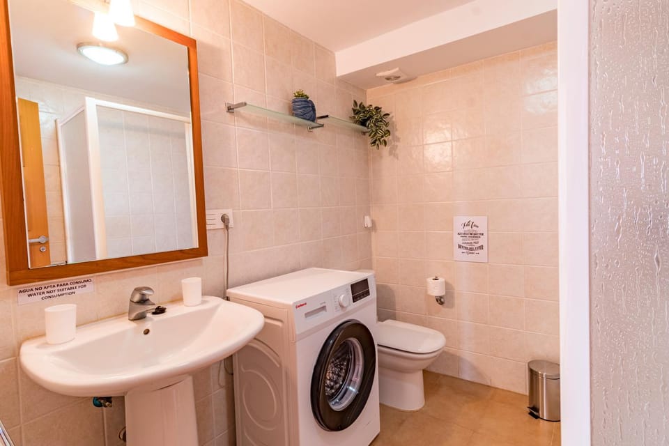 Shower, Toilet, Bathroom, washing machine