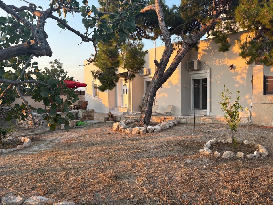 Mitsakos Golden Villa House in Islands