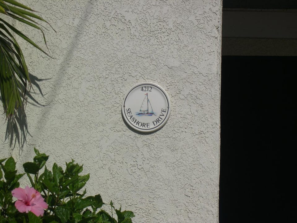 4212 Seashore Dr A House in Balboa Peninsula