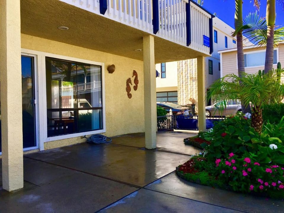 4212 Seashore Dr A House in Balboa Peninsula