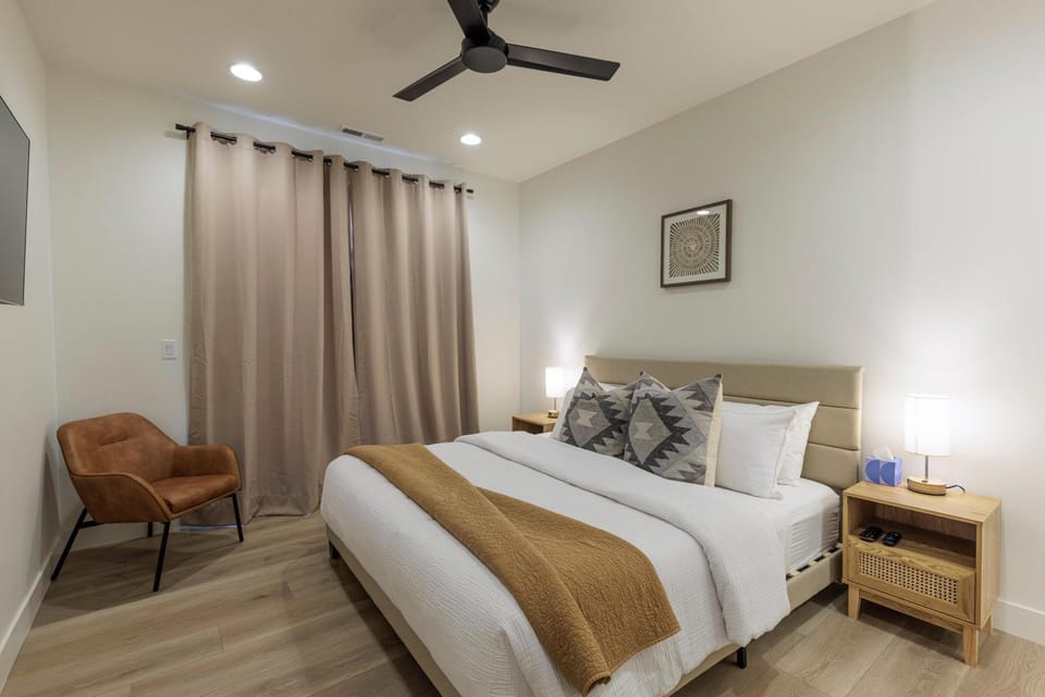 Hillcrest Poolside Retreat House in St George