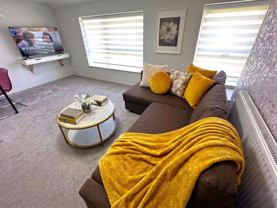TV and multimedia, Living room, Seating area