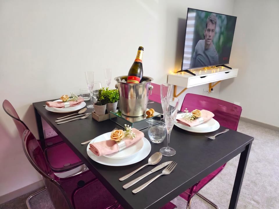 TV and multimedia, Dining area