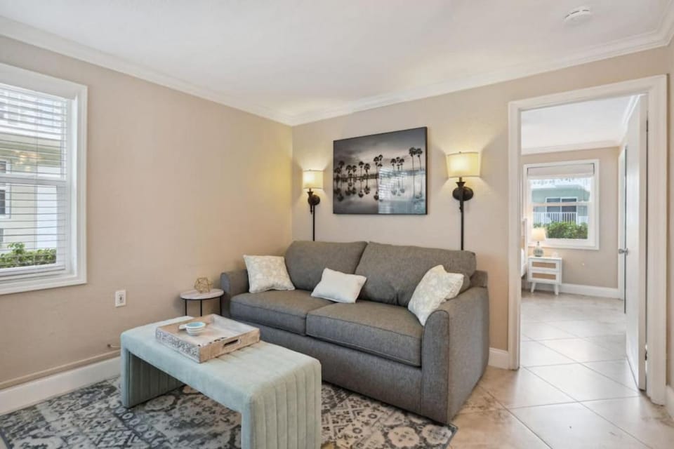 Heated Pool Steps from the Beach Apartment in Pompano Beach