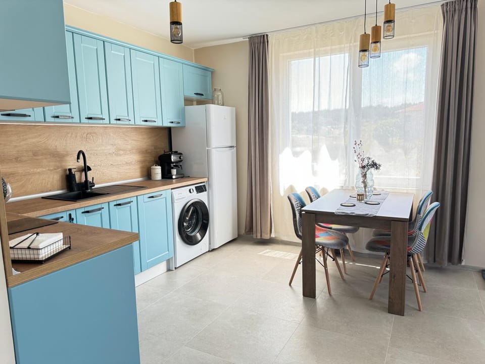 Kitchen or kitchenette, Living room, oven, washing machine, air conditioner