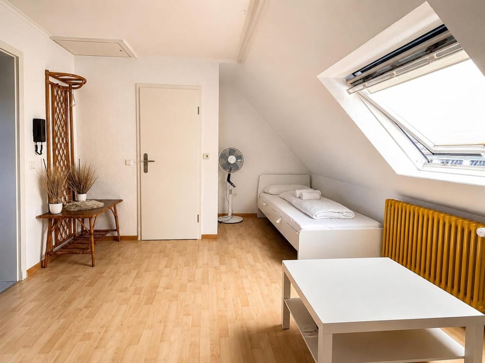 Bed, Living room, Photo of the whole room, Seating area, Bedroom, wardrobe