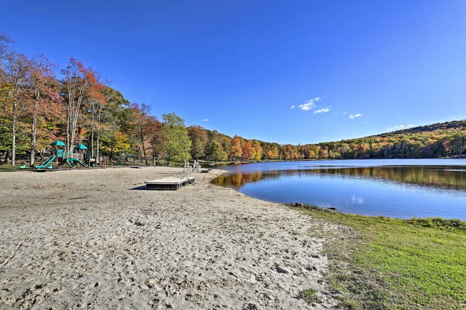Game Room & Hot Tub: ‘Pine Bear' Pocono Lake Cabin Cabin in Coolbaugh Township