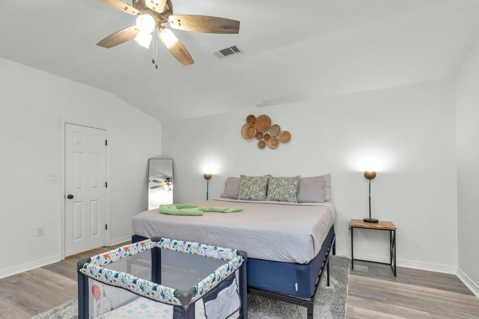 Boat House - Steps to Boat Ramp, Grill & 1 Mile to Beach House in Fort Walton Beach