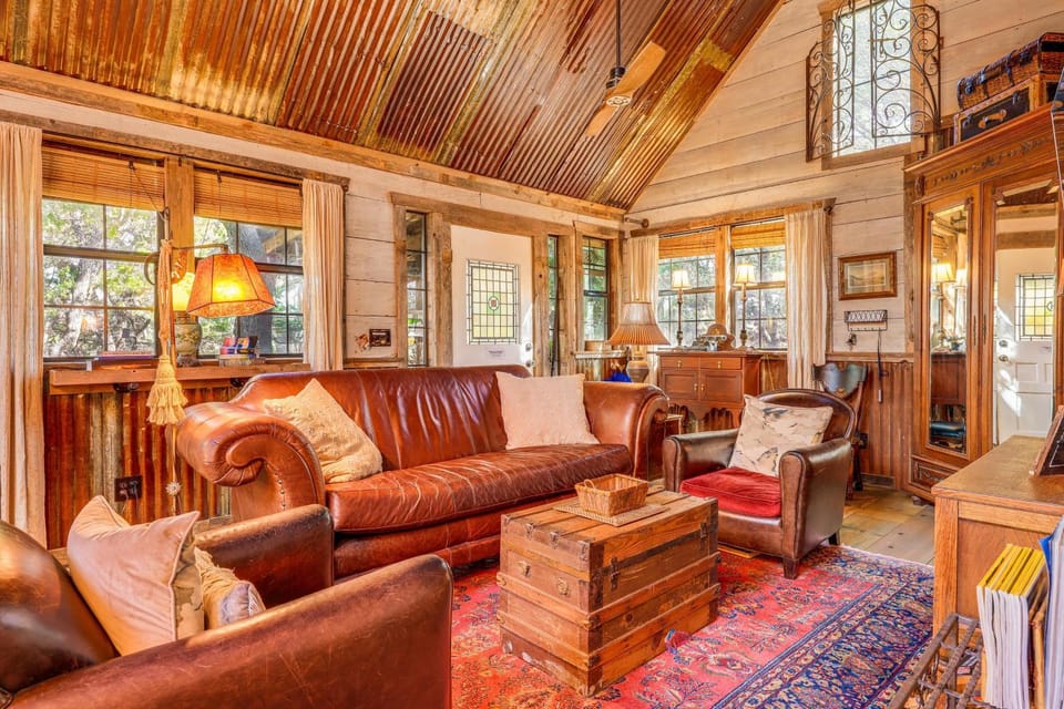 Pet-Friendly Wimberley Cabin w/ Fire Pit & Hot Tub Cabin in Rio Grande