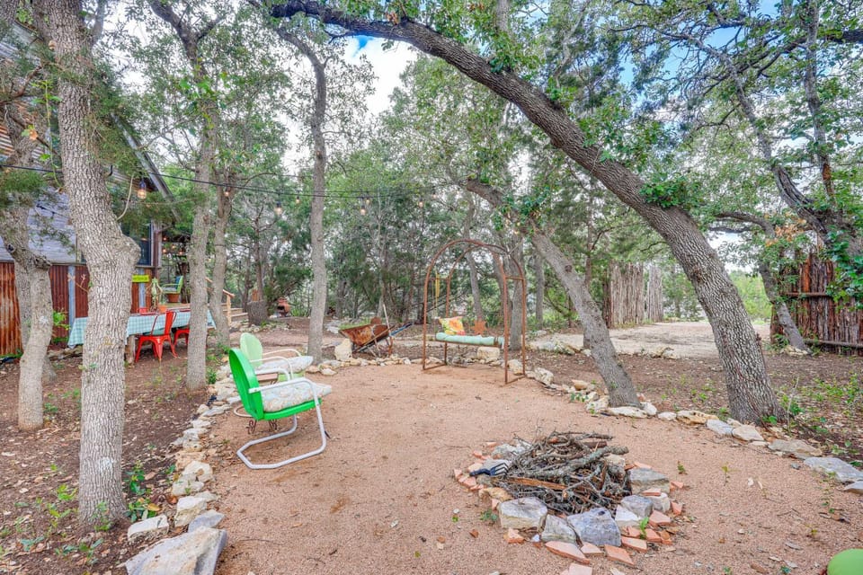 Pet-Friendly Wimberley Cabin w/ Fire Pit & Hot Tub Cabin in Rio Grande
