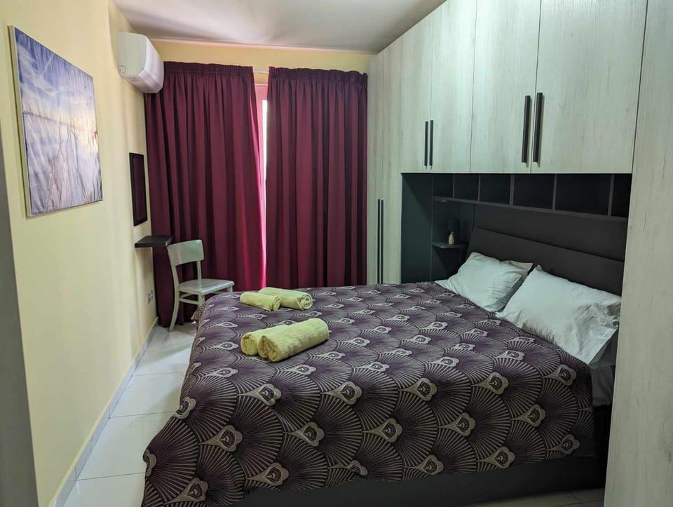 Bed, Photo of the whole room, Bedroom, towels, wardrobe, air conditioner