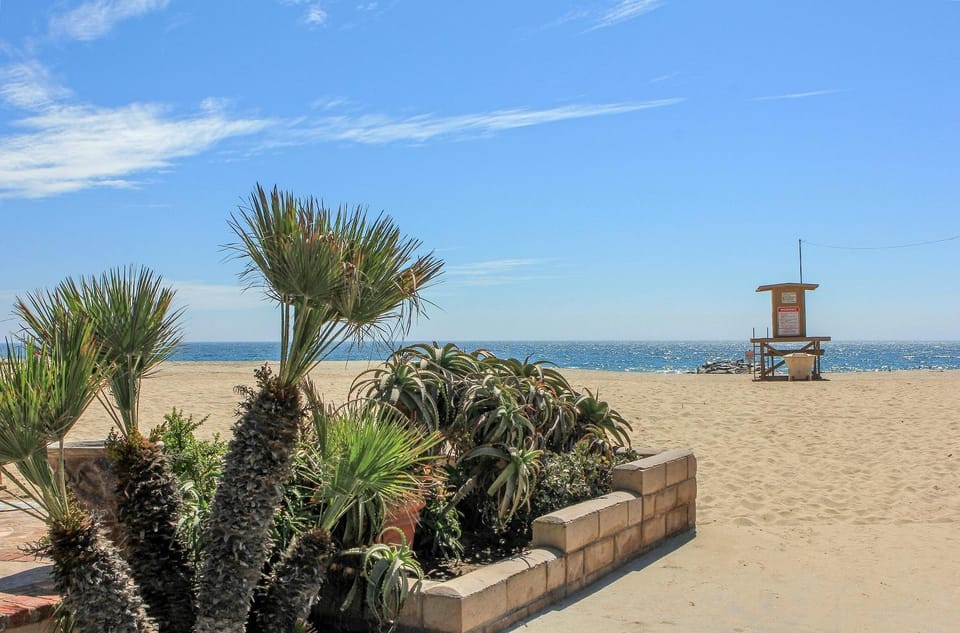 4804 Seashore Dr A House in Balboa Peninsula