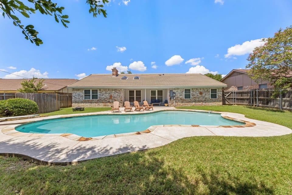 Garden, Pool view, Swimming pool, sunbed