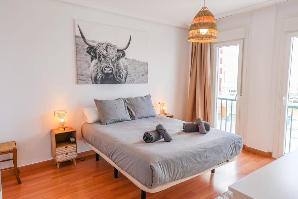 Bed, Photo of the whole room, Bedroom