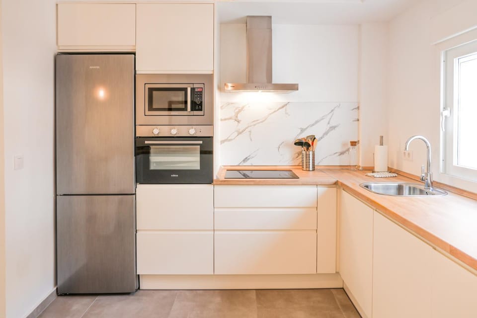 microwave, oven, stove, stove, kitchen, kitchen