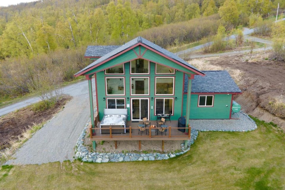 Property building, Hot Tub, View (from property/room), Mountain view, fireplace