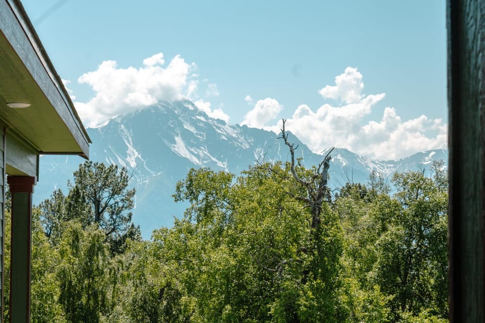 Nearby landmark, Spring, Day, Natural landscape, Mountain view